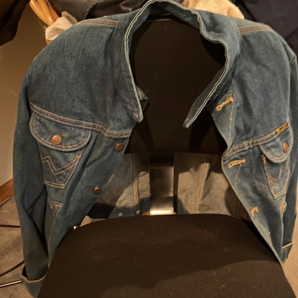 🥳Host Pick🤩 Vintage 80s hand painted The Police Wrangler Denim jacket - Picture 2 of 6